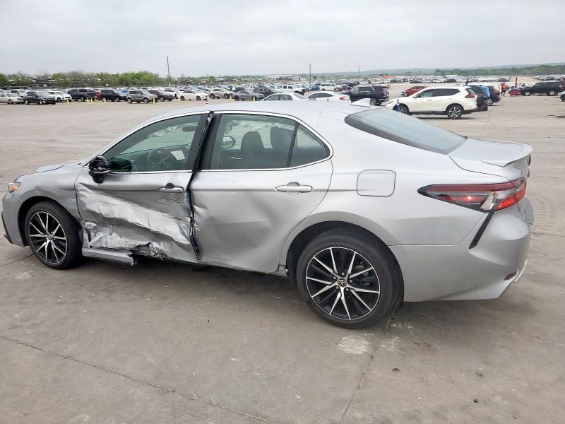 4T1G11AK2RU190497 - 2024 TOYOTA CAMRY SE NIGHT SHADE SILVER photo 2