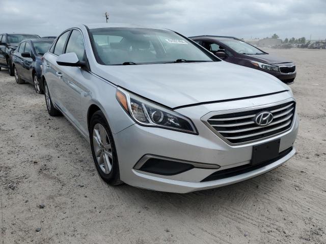 5NPE24AF2GH349216 - 2016 HYUNDAI SONATA SE SILVER photo 4