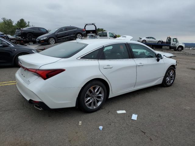 4T1BZ1FB6KU010813 - 2019 TOYOTA AVALON XLE WHITE photo 3