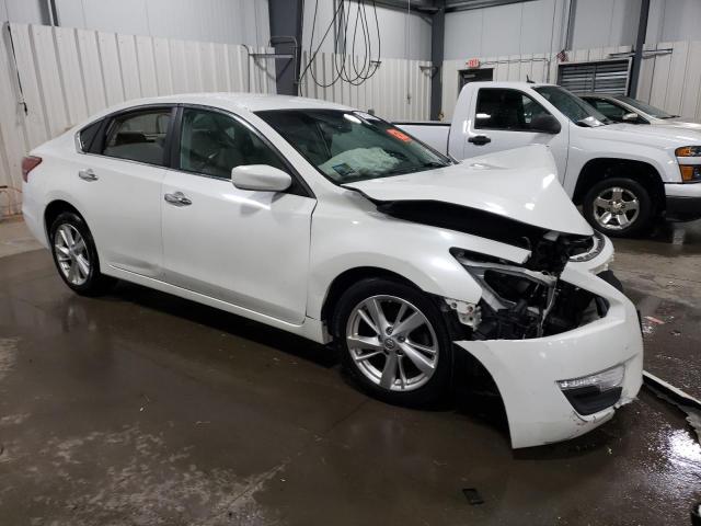 1N4AL3AP3DN464164 - 2013 NISSAN ALTIMA 2.5 WHITE photo 4