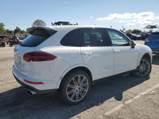 WP1AA2A28HKA81597 - 2017 PORSCHE CAYENNE WHITE photo 3