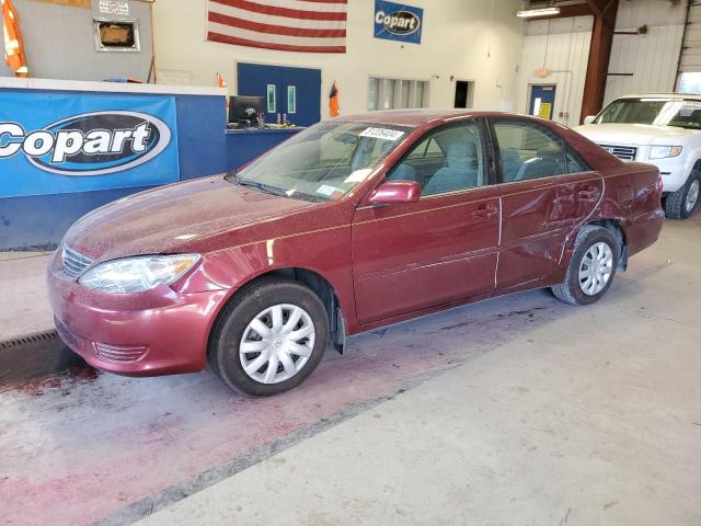 4T1BE32KX5U012954 - 2005 TOYOTA CAMRY LE RED photo 1