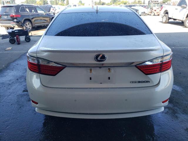 JTHBW1GG9F2092141 - 2015 LEXUS ES 300H WHITE photo 6