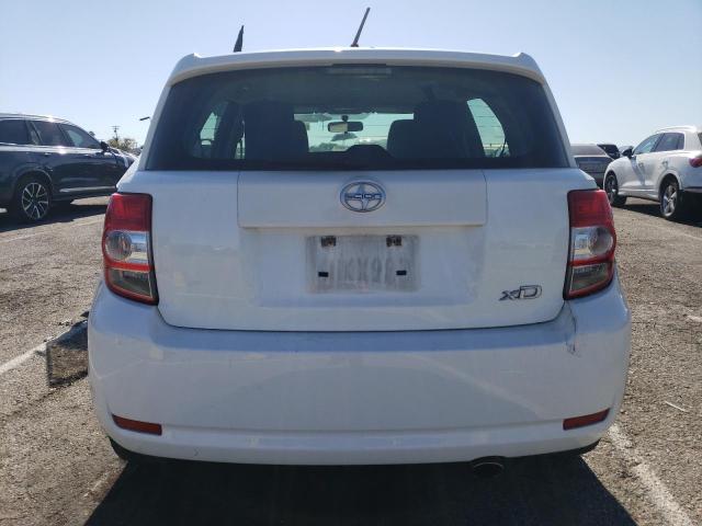 JTKKU4B41C1015392 - 2012 TOYOTA SCION XD WHITE photo 6