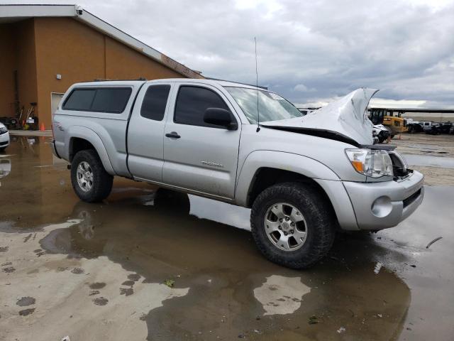 5TETU62N75Z033890 - 2005 TOYOTA TACOMA PRERUNNER ACCESS CAB SILVER photo 4