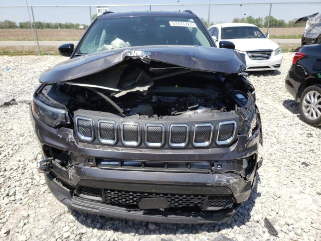 3C4NJDBB0NT177652 - 2022 JEEP COMPASS LATITUDE GRAY photo 5