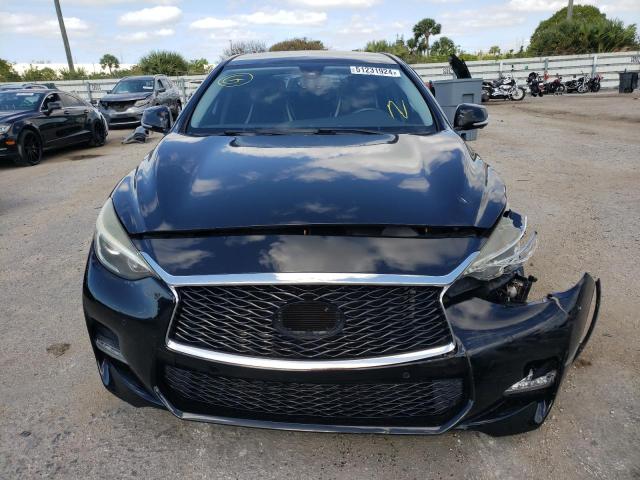 SJKCH5CPXHA015541 - 2017 INFINITI QX30 BASE BLACK photo 5