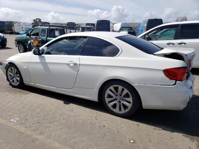 WBAKE5C51BE574284 - 2011 BMW 328 I SULEV WHITE photo 2