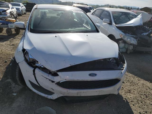 1FADP3K22GL276157 - 2016 FORD FOCUS SE WHITE photo 5