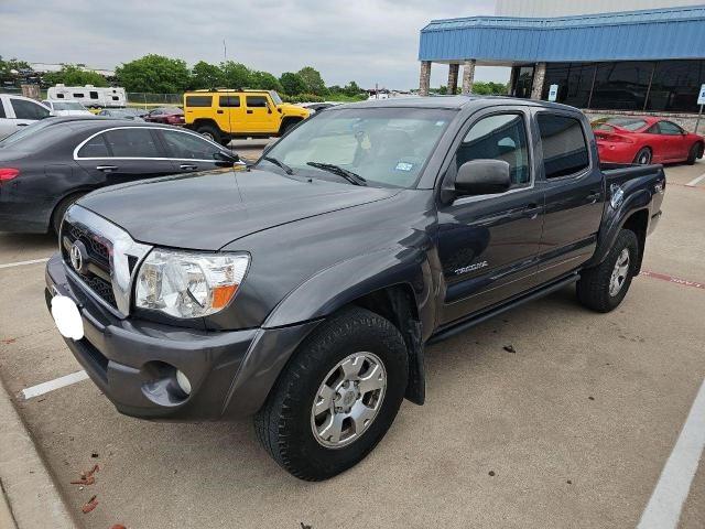 3TMLU4EN2BM077479 - 2011 TOYOTA TACOMA DOUBLE CAB GRAY photo 2