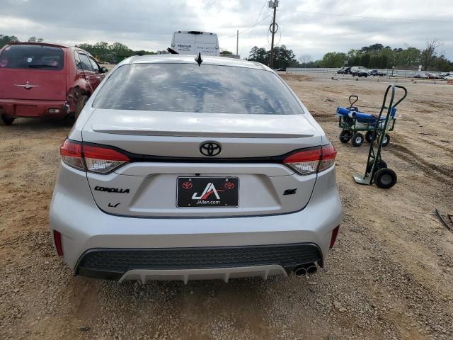 5YFS4MCE0MP068757 - 2021 TOYOTA COROLLA SE Silber Foto 6
