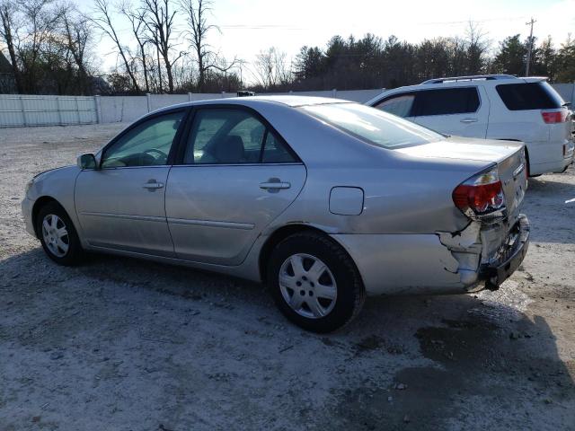 4T1BE32K95U001279 - 2005 TOYOTA CAMRY LE SILVER photo 2