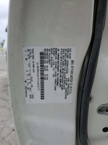 1LNHM81WX3Y680077 - 2003 LINCOLN TOWN CAR EXECUTIVE CREAM photo 12