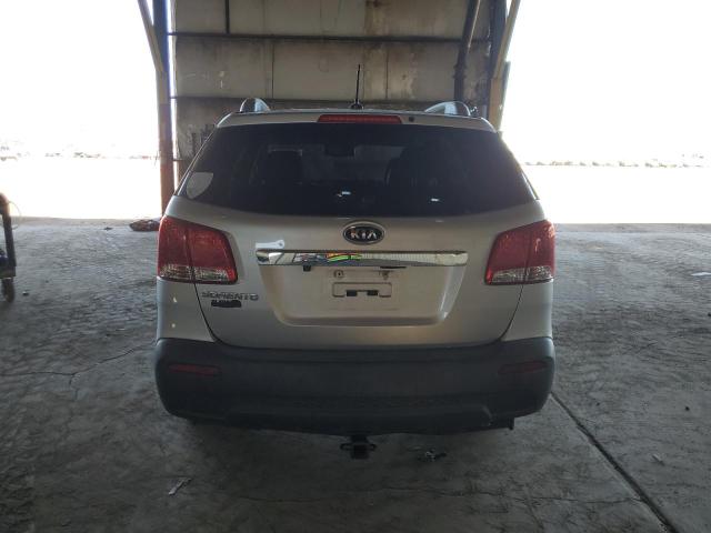 5XYKT3A69CG268399 - 2012 KIA SORENTO BASE SILVER photo 6