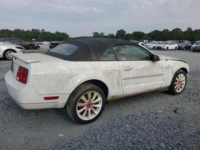 1ZVFT84N075293804 - 2007 FORD MUSTANG WHITE photo 3