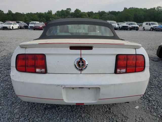 1ZVFT84N075293804 - 2007 FORD MUSTANG WHITE photo 6