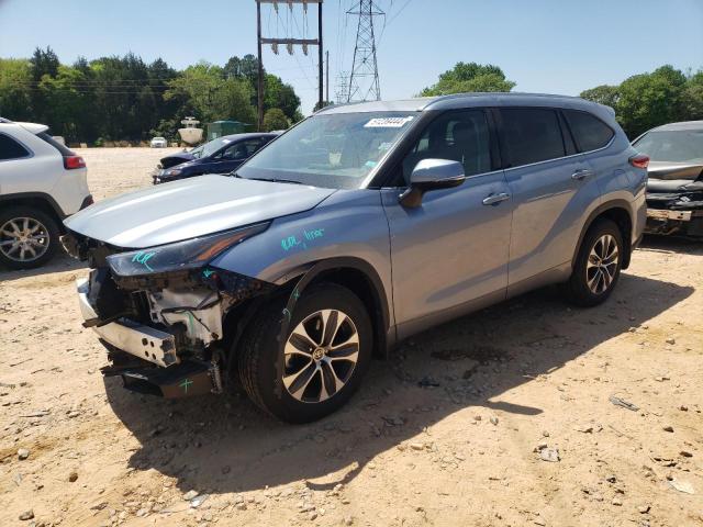5TDHZRBH0MS078670 - 2021 TOYOTA HIGHLANDER XLE SILVER photo 1