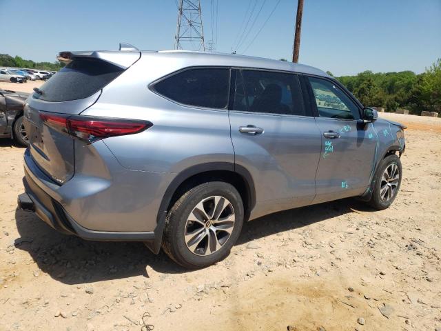 5TDHZRBH0MS078670 - 2021 TOYOTA HIGHLANDER XLE SILVER photo 3