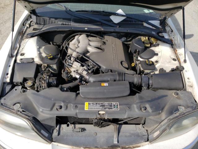 1LNHM86S12Y648445 - 2002 LINCOLN LS 白色 照片 11