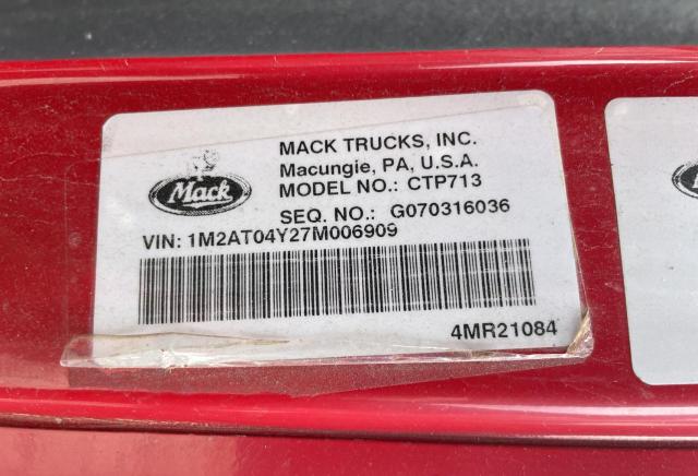 1M2AT04Y27M006909 - 2007 MACK 700 CTP700 RED photo 10