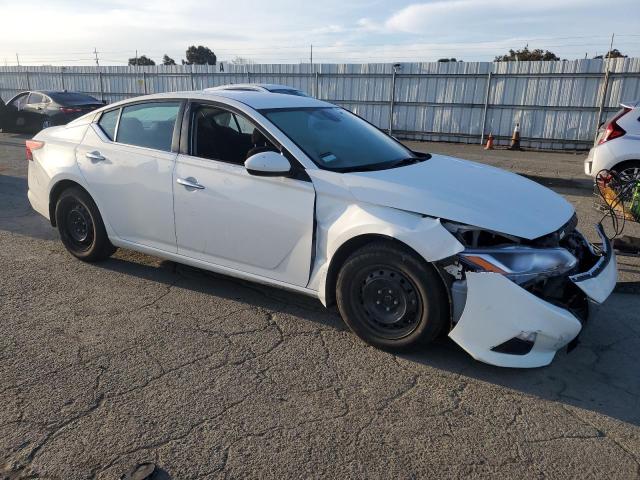 1N4BL4BV0MN380679 - 2021 NISSAN ALTIMA S WHITE photo 4