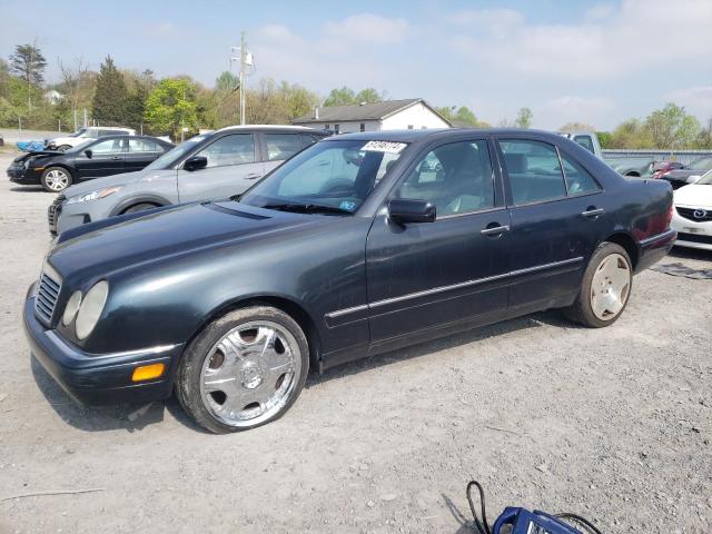 WDBJF55F2TJ023385 - 1996 MERCEDES-BENZ E 320 BLUE photo 1