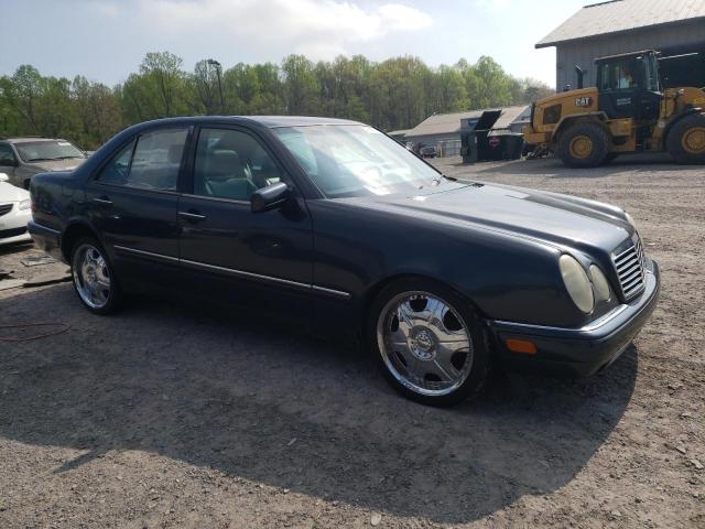 WDBJF55F2TJ023385 - 1996 MERCEDES-BENZ E 320 BLUE photo 4