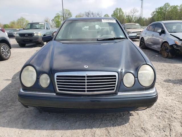 WDBJF55F2TJ023385 - 1996 MERCEDES-BENZ E 320 BLUE photo 5