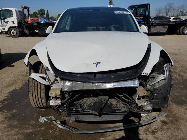 7SAYGDEE8NF554957 - 2022 TESLA MODEL Y Ақ фото 5