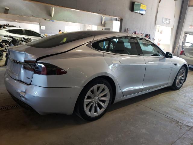 5YJSA1E22JF244869 - 2018 TESLA MODEL S SILVER photo 3