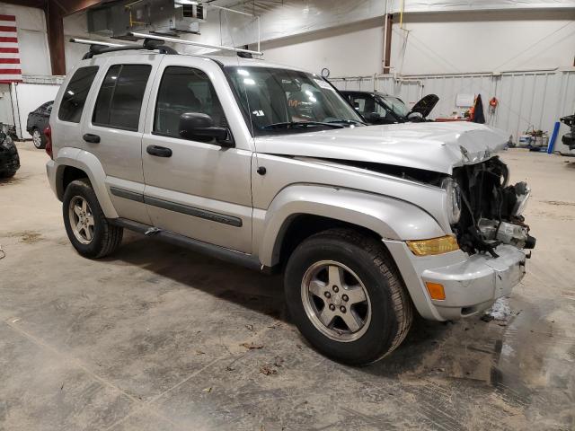 1J4GL38KX5W679559 - 2005 JEEP LIBERTY RENEGADE 银色 照片 4