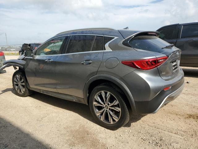 SJKCH5CR9JA048389 - 2018 INFINITI QX30 BASE GRAY photo 2