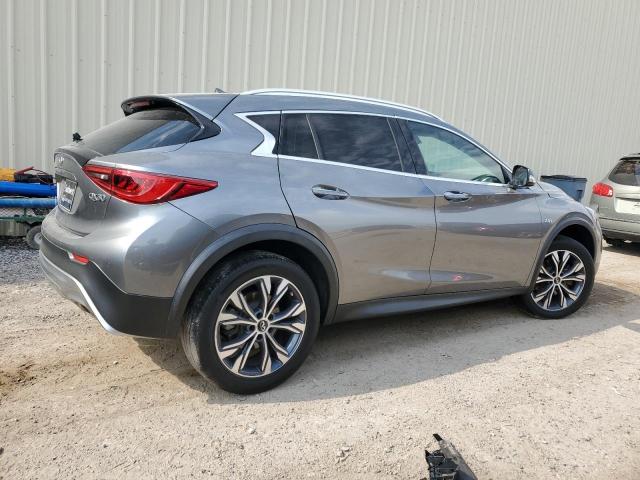 SJKCH5CR9JA048389 - 2018 INFINITI QX30 BASE GRAY photo 3