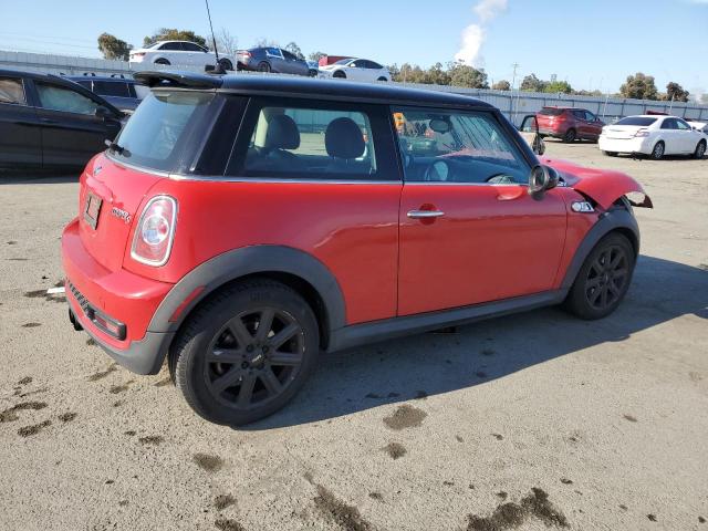 WMWSV3C51DT392930 - 2013 MINI COOPER S RED photo 3