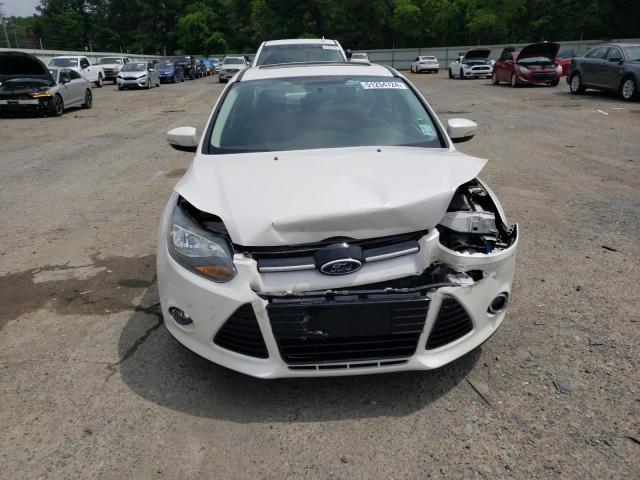 1FADP3J25EL345471 - 2014 FORD FOCUS TITANIUM WHITE photo 5