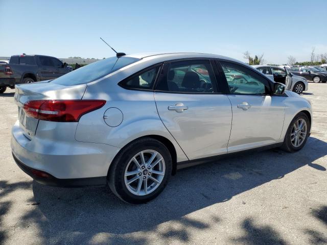 1FADP3F21HL232923 - 2017 FORD FOCUS SE SILVER photo 3