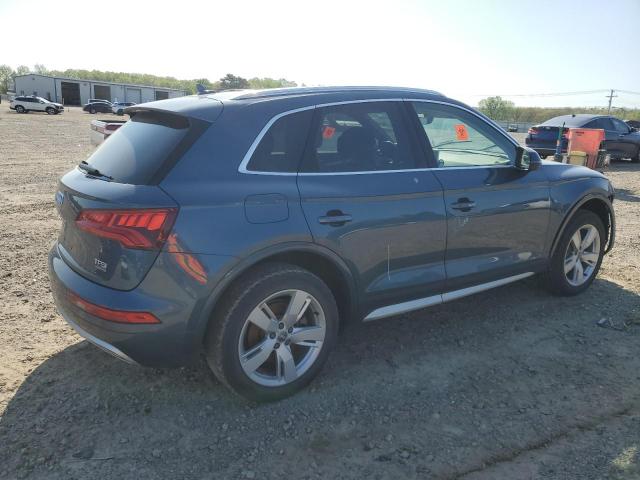 WA1CNAFY3J2138584 - 2018 AUDI Q5 PRESTIGE BLUE photo 3