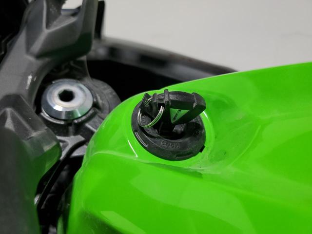 ML5EXER11PDA80922 - 2023 KAWASAKI EX650 R Зеленый фото 8