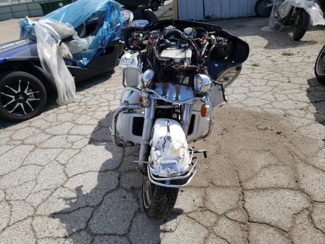 1HD1FC4157Y665834 - 2007 HARLEY-DAVIDSON FLHTCUI 白色 照片 2