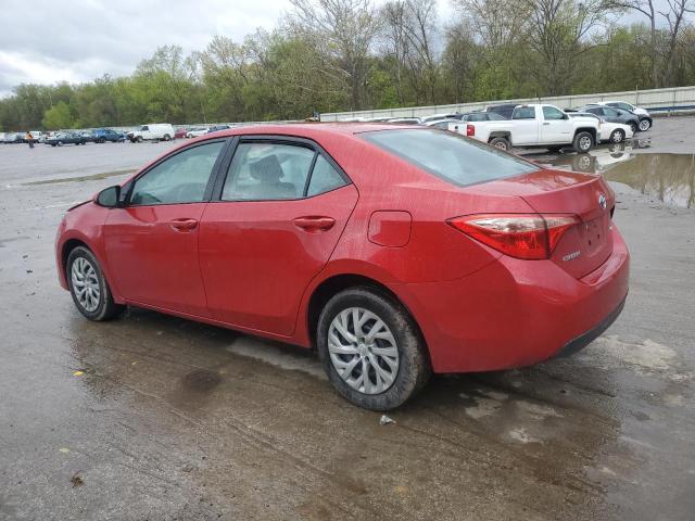 2T1BURHE6JC014851 - 2018 TOYOTA COROLLA L RED photo 2