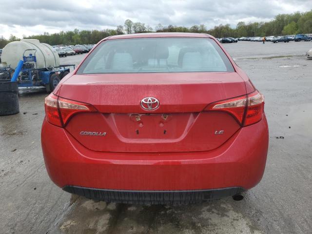 2T1BURHE6JC014851 - 2018 TOYOTA COROLLA L RED photo 6