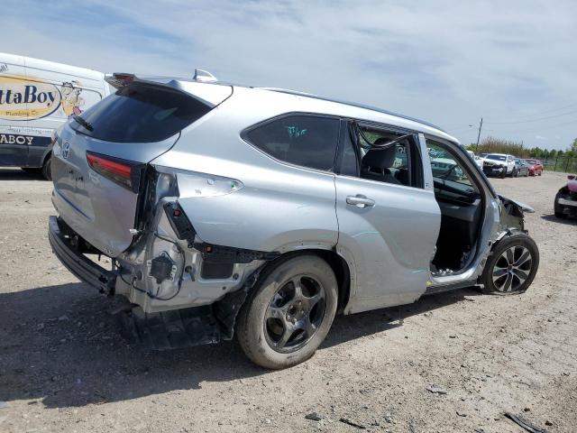 5TDGZRAH3LS501933 - 2020 TOYOTA HIGHLANDER XLE SILVER photo 3