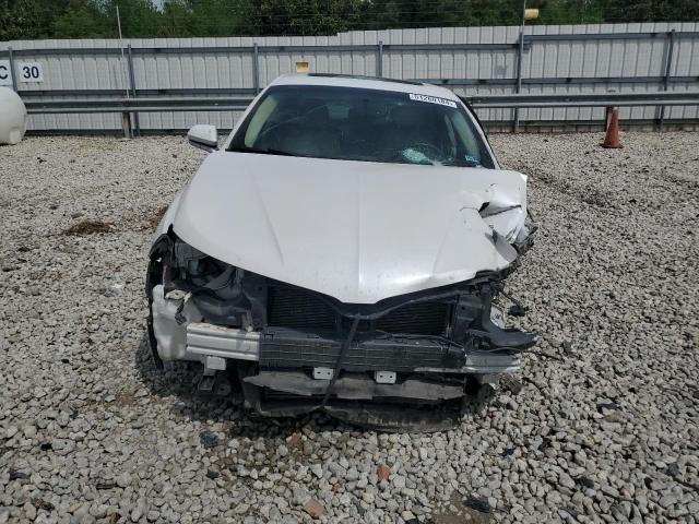 3LN6L2G97DR815007 - 2013 LINCOLN MKZ WHITE photo 5