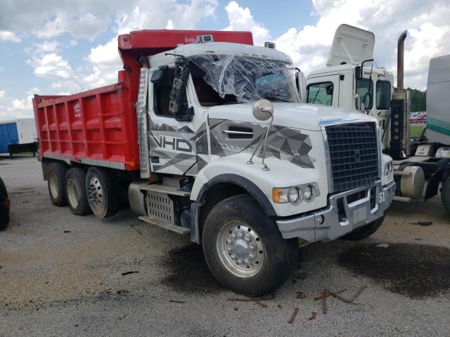 4V5K99EH8GN967678 - 2016 VOLVO VHD WHITE photo 1