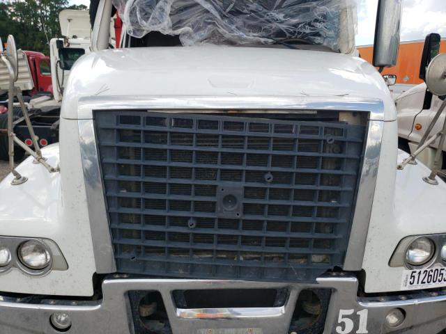 4V5K99EH8GN967678 - 2016 VOLVO VHD WHITE photo 7