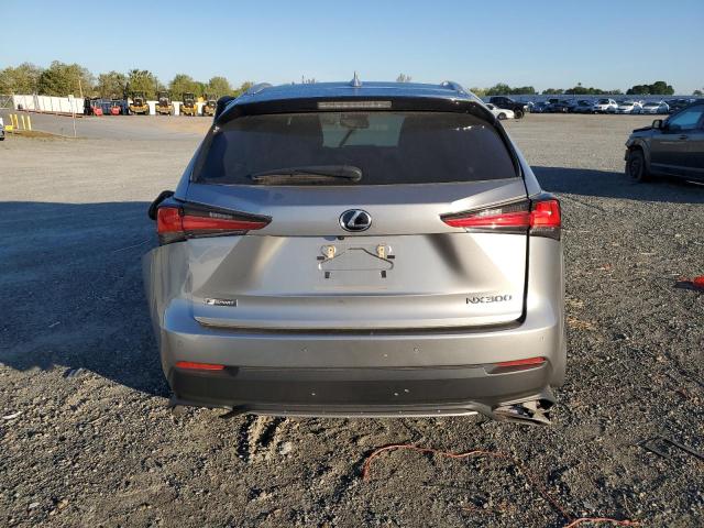 JTJSARBZ1M2184121 - 2021 LEXUS NX 300 BASE 银色 照片 6