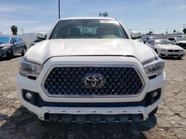 5TFCZ5AN6KX175812 - 2019 TOYOTA TACOMA DOUBLE CAB WHITE photo 5