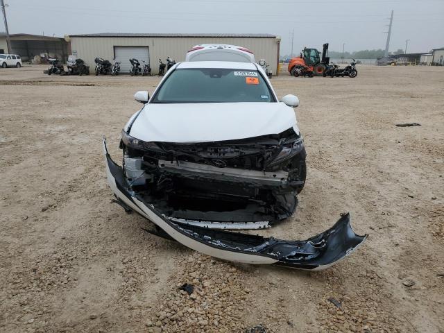 4T1G11AKXPU822644 - 2023 TOYOTA CAMRY SE NIGHT SHADE WHITE photo 5