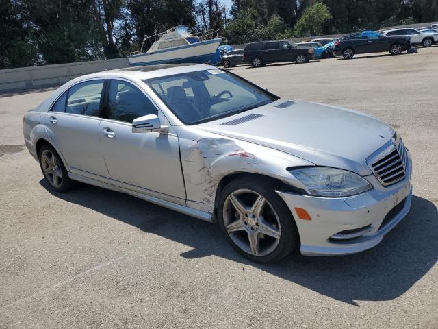 WDDNG7BB9AA313526 - 2010 MERCEDES-BENZ S 550 SILVER photo 4