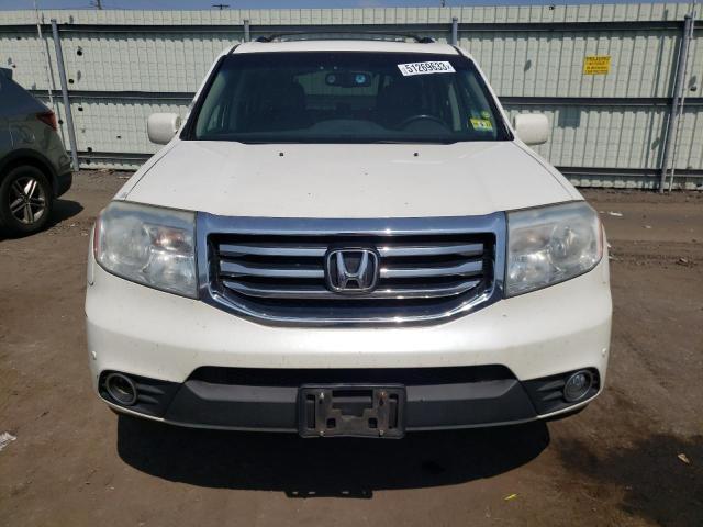 5FNYF4H9XCB012996 - 2012 HONDA PILOT TOURING WHITE photo 5